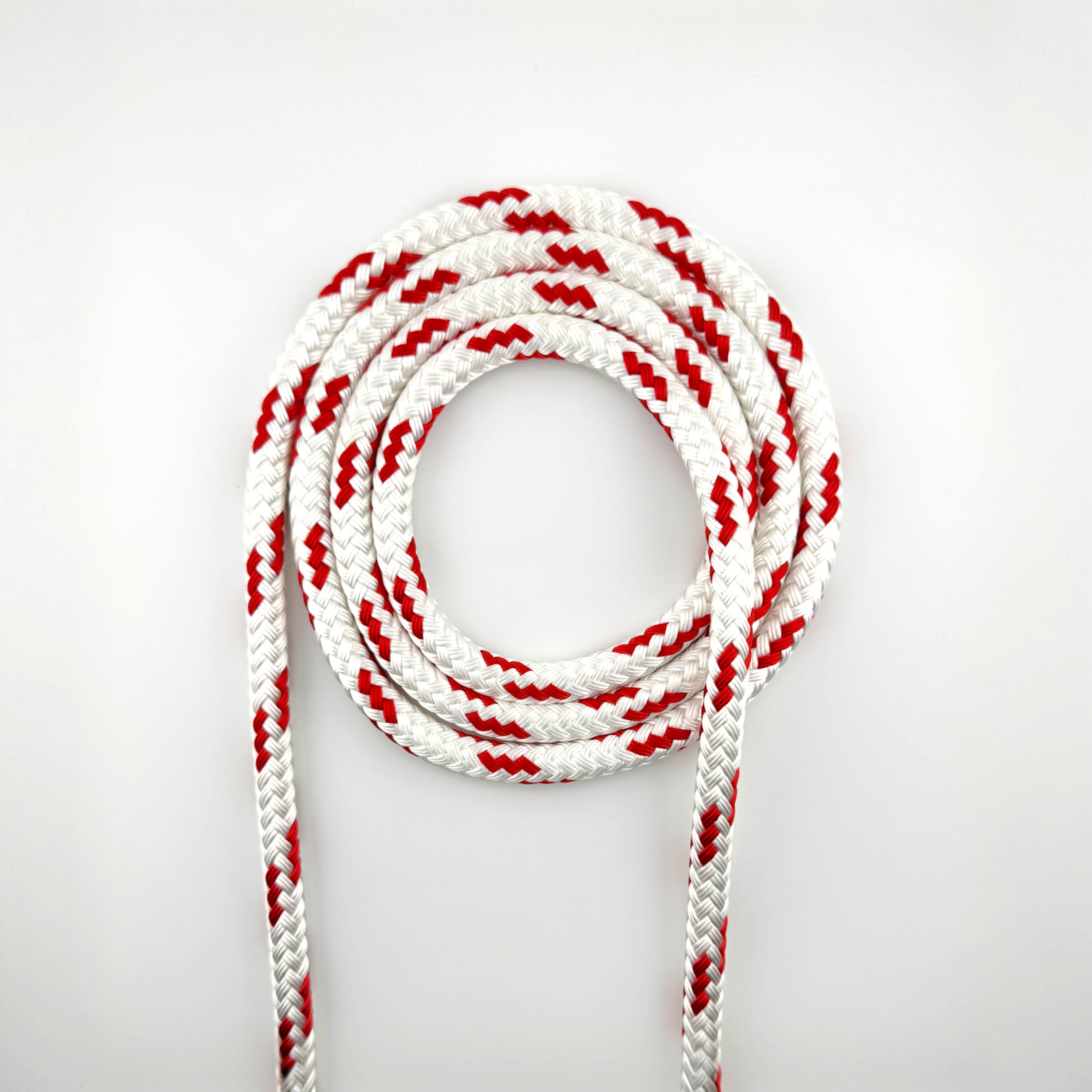 Lupes Ultra double-braided rope in white with red flecks, made from high-tenacity polyester for low stretch and long-lasting performance.