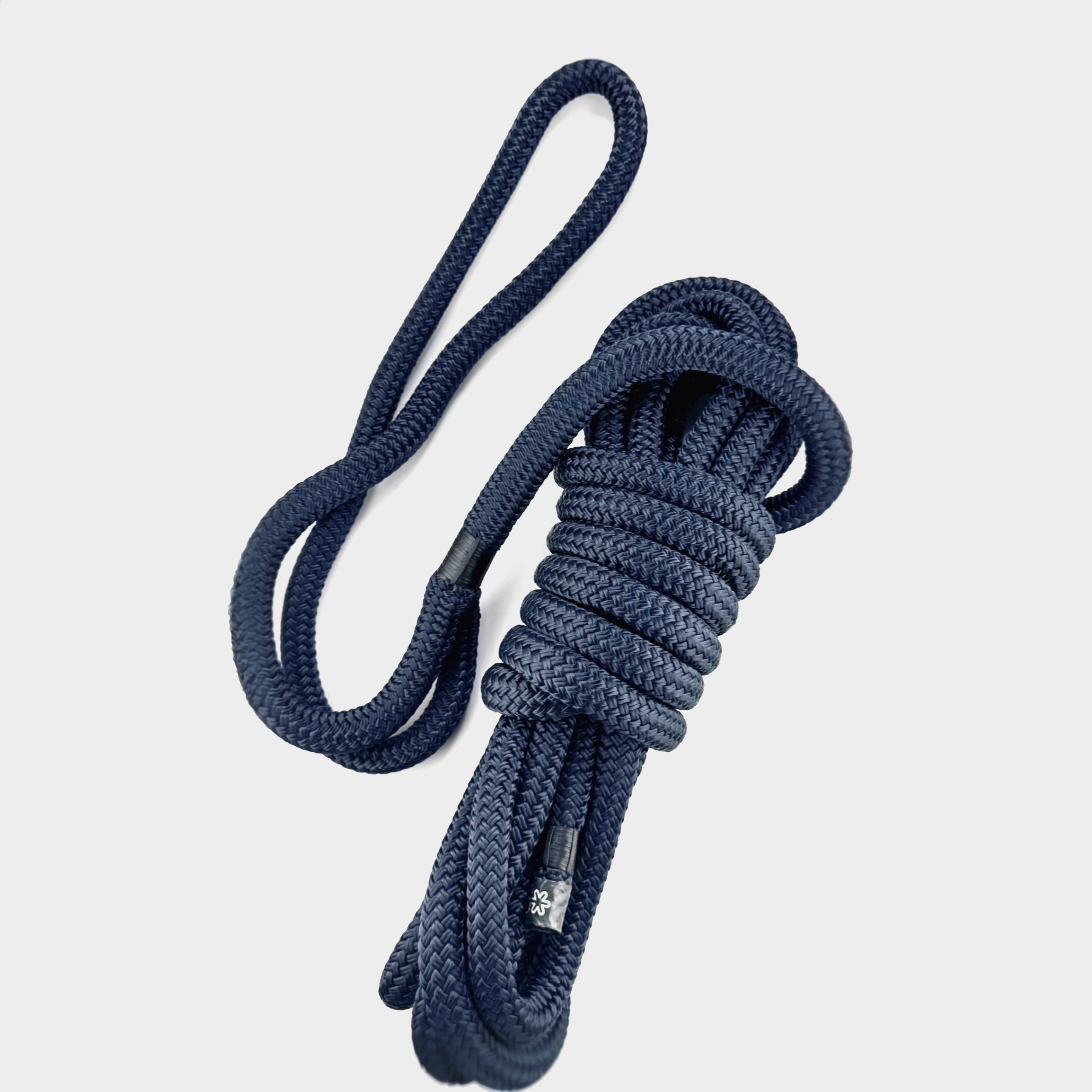 Lupes® Vipera premium navy dock line with carry bag, made from durable HT polyester for secure and reliable boat docking.