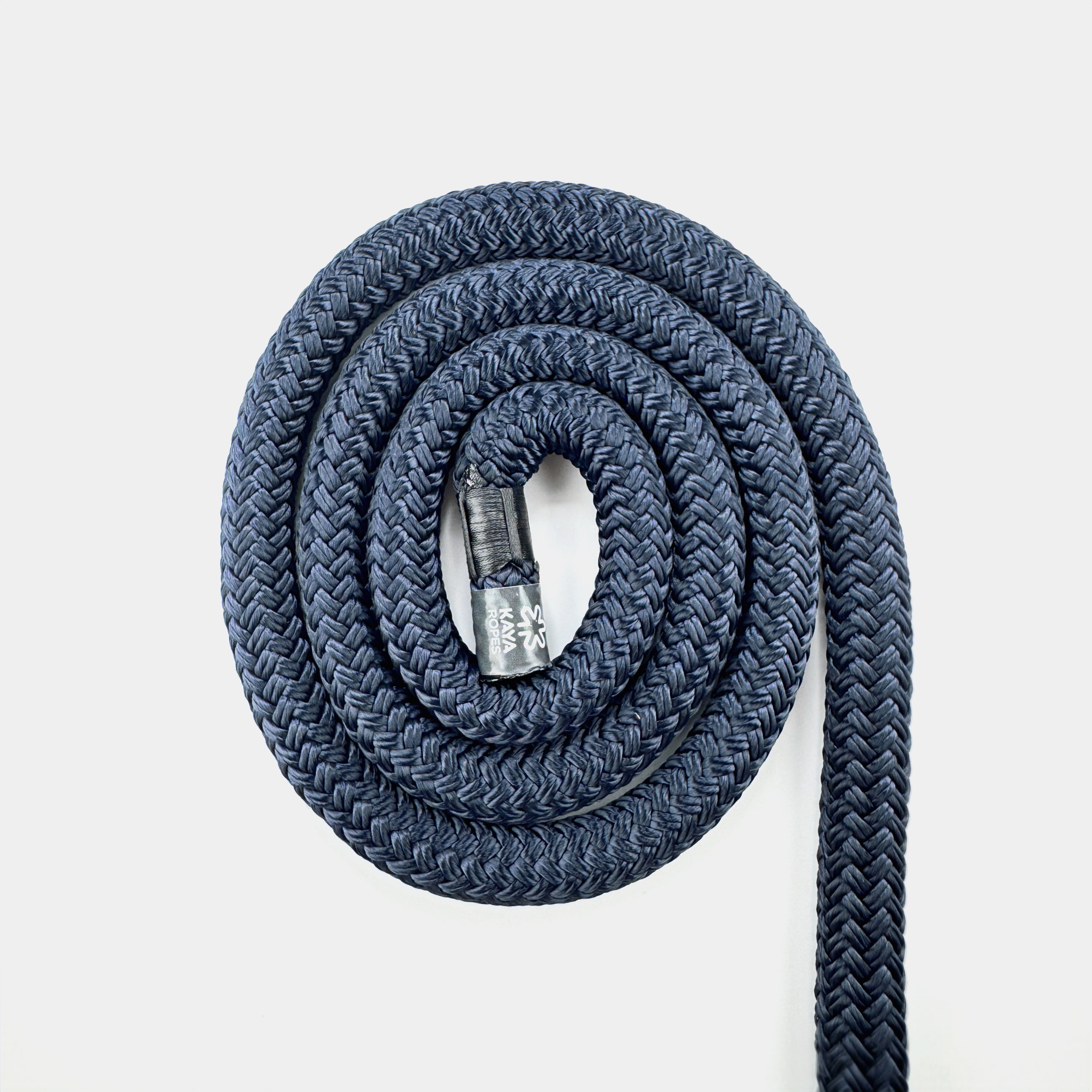 Lupes® Vipera premium navy dock line with carry bag, made from durable HT polyester for secure and reliable boat docking.