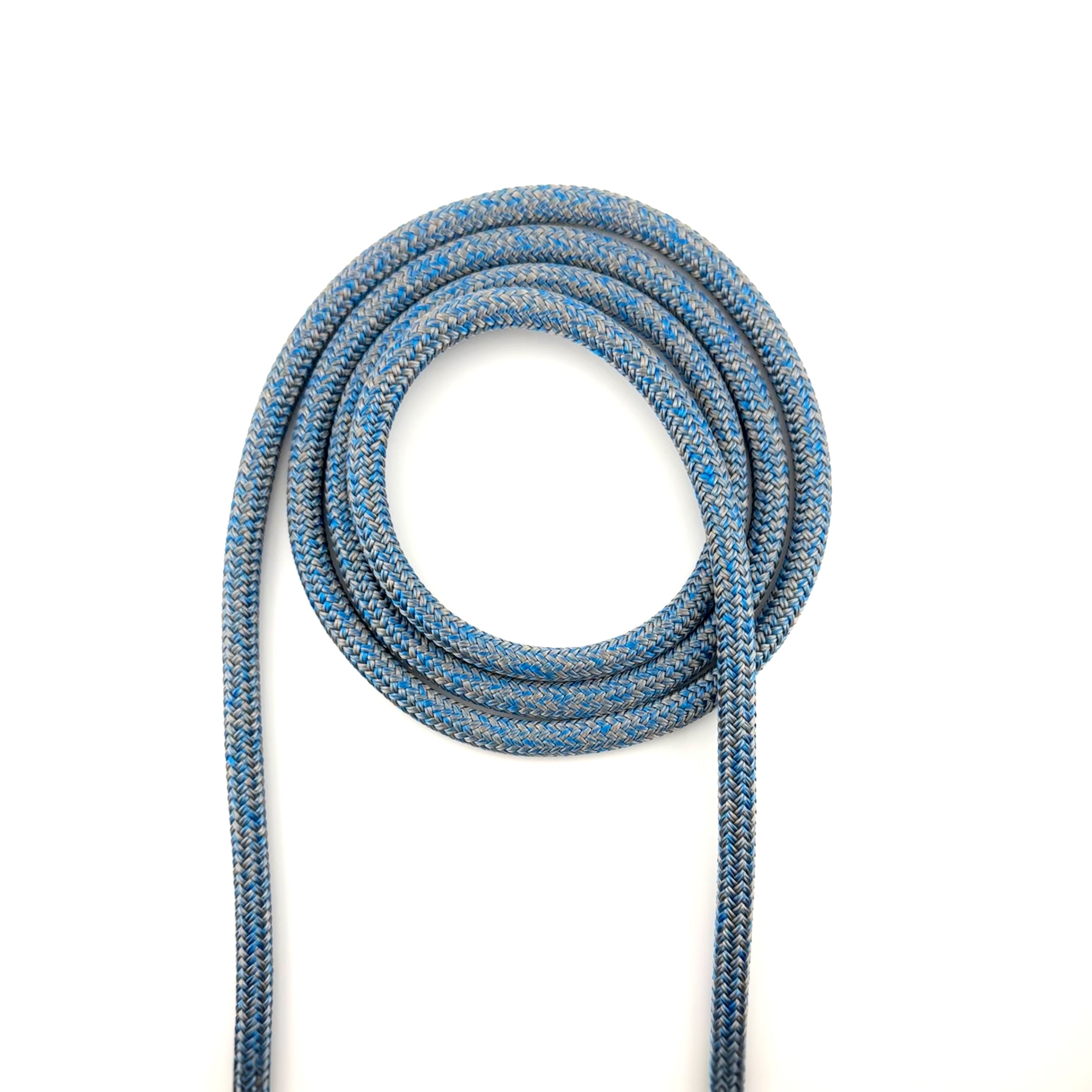 Storm D Pro® Mix blue and gray performance rope featuring a Dyneema® core with high-tenacity polyester cover for superior strength and low stretch.
