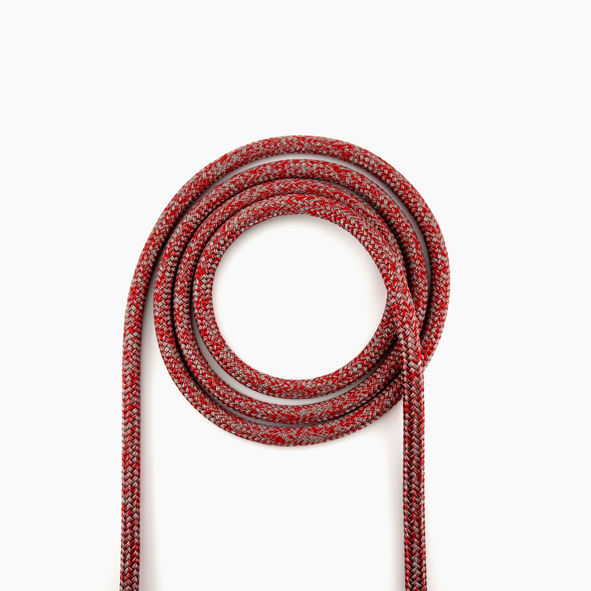 Storm D Pro® Mix red and gray performance rope featuring a Dyneema® core with high-tenacity polyester cover for superior strength and low stretch.