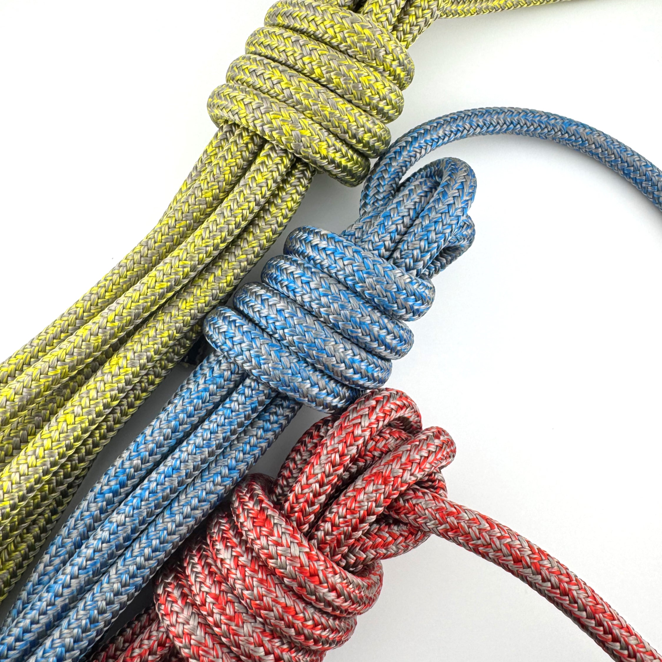 Storm D Pro® Mix performance rope featuring a Dyneema® core with high-tenacity polyester cover for superior strength and low stretch.